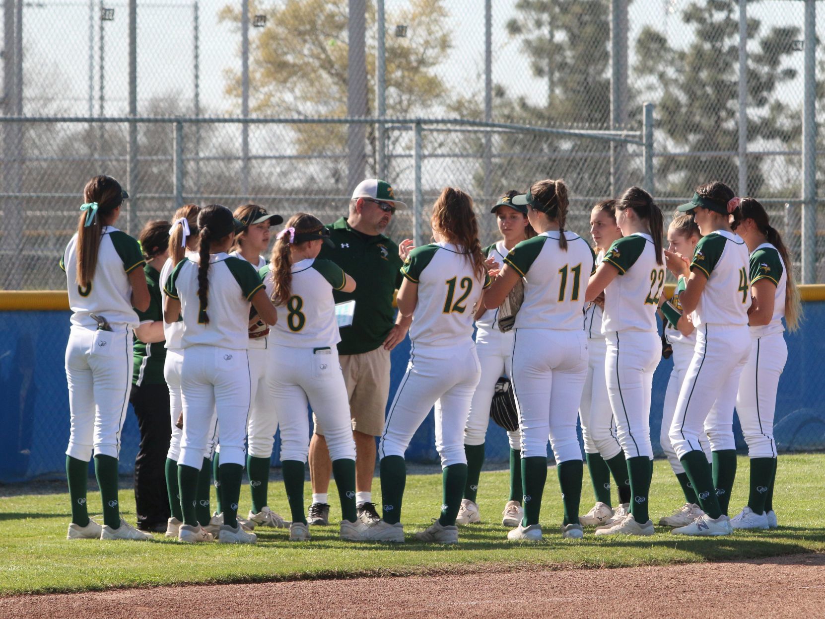 Vikings hold down Huskies